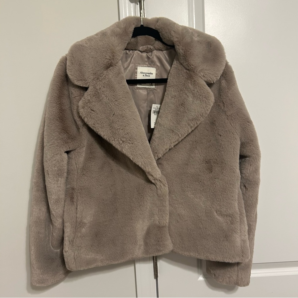 NWT Abercrombie Faux Fur Jacket